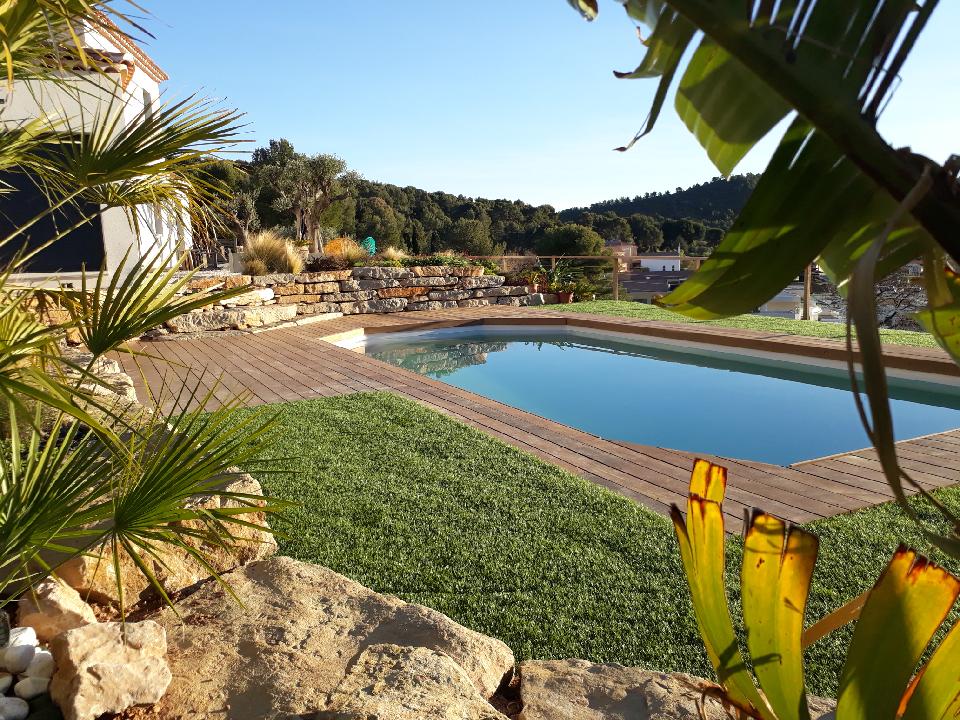 Terrasse bois et gazon synthétique La Valette du Var